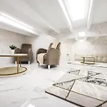 Dina House 나자레