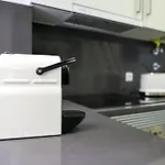 Dina House 나자레