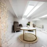 Dina House * 나자레