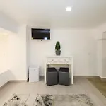 Dina House 아파트 *