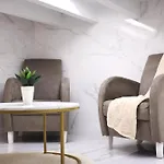 아파트 Dina House