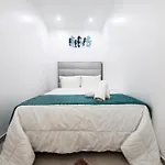 Dina House * 나자레