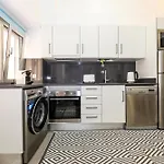 Dina House 나자레