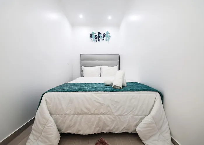 Dina House * 나자레