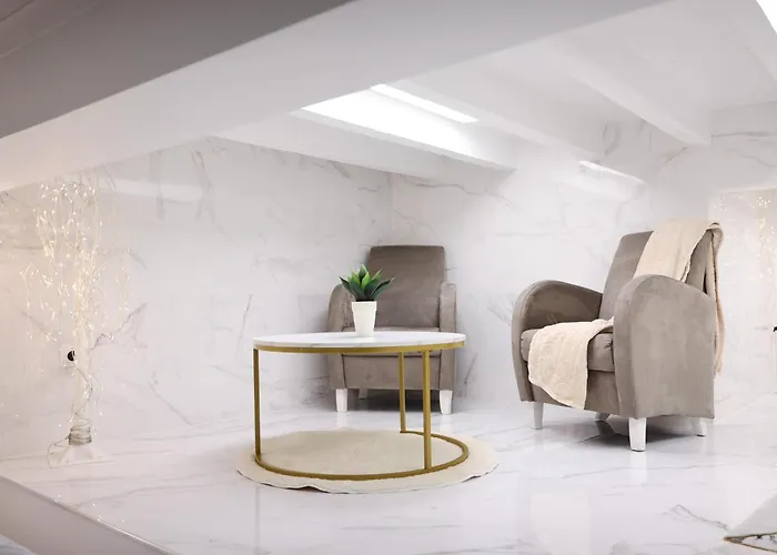 아파트 Dina House *