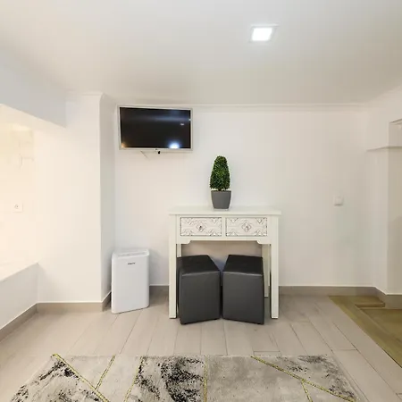 Dina House 아파트 *