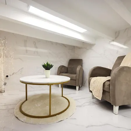 Dina House Apartment