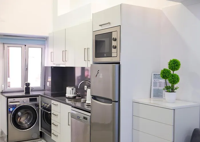 Dina House * ナザレ